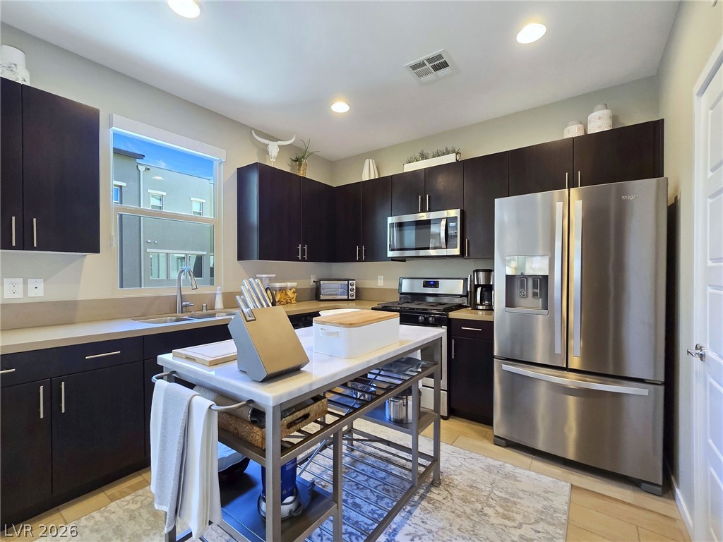 Photo 12 of 32, 11256 Rainbow Peak Avenue #202