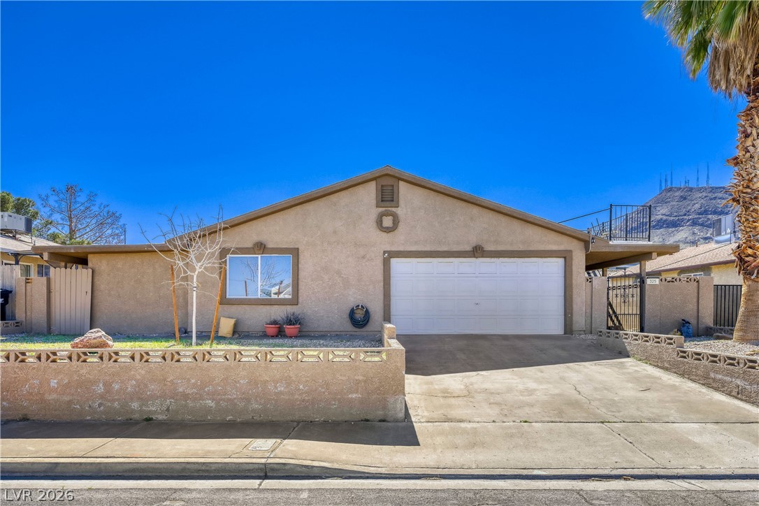 325 W Rochell Drive, Henderson 89015