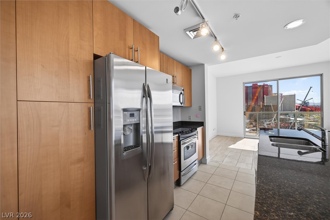 Photo 10 of 30, 200 W Sahara Avenue #1201