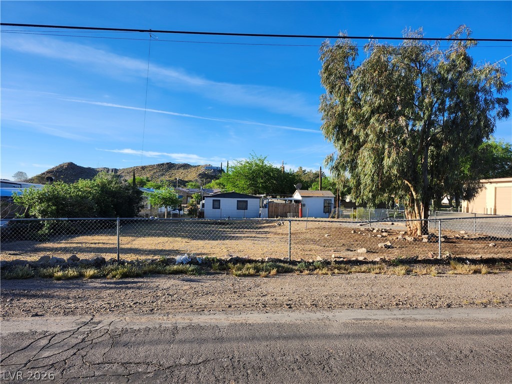 Photo 2 of 308 E Hill Street