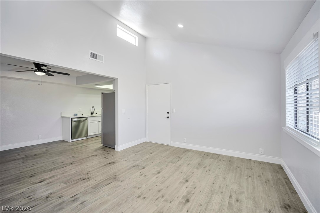 Photo 2 of 1701 E Katie Avenue #10