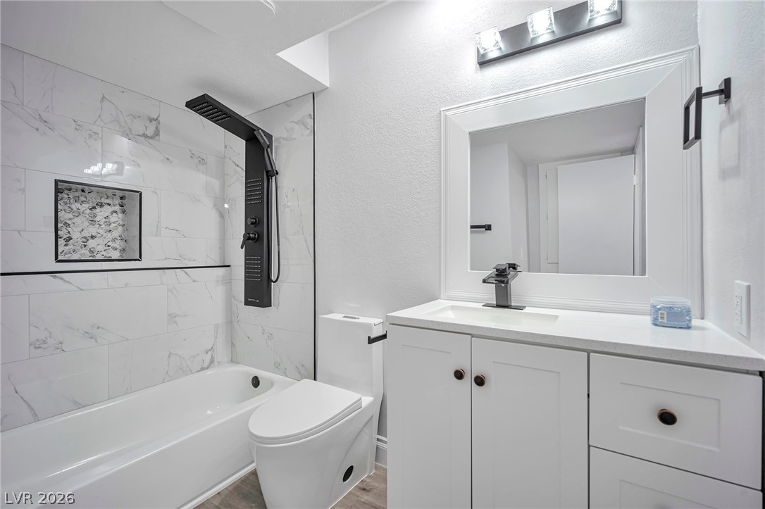 Photo 6 of 11, 1701 E Katie Avenue #10