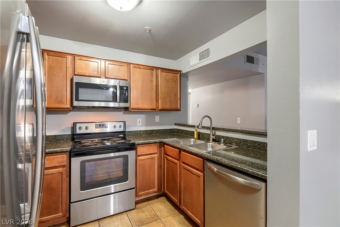 Photo 8 of 39, 2121 Blue Breeze Drive #107