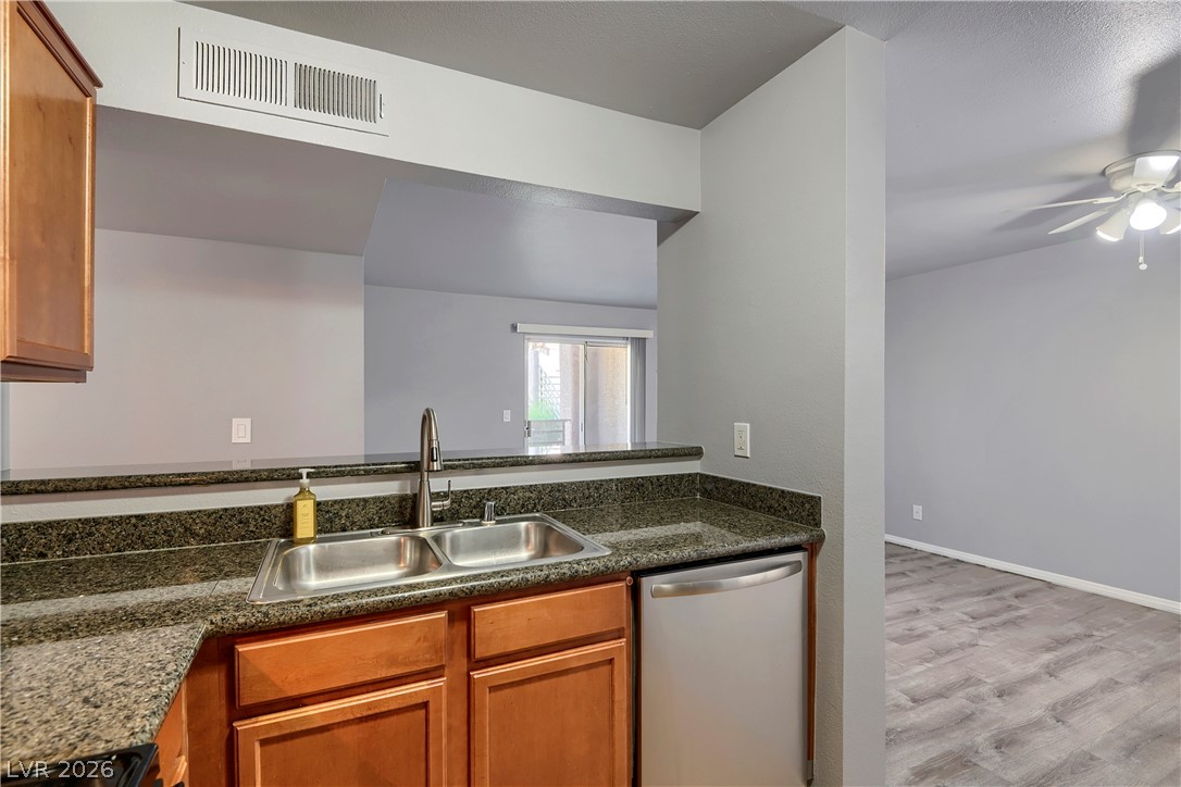 Photo 10 of 39, 2121 Blue Breeze Drive #107