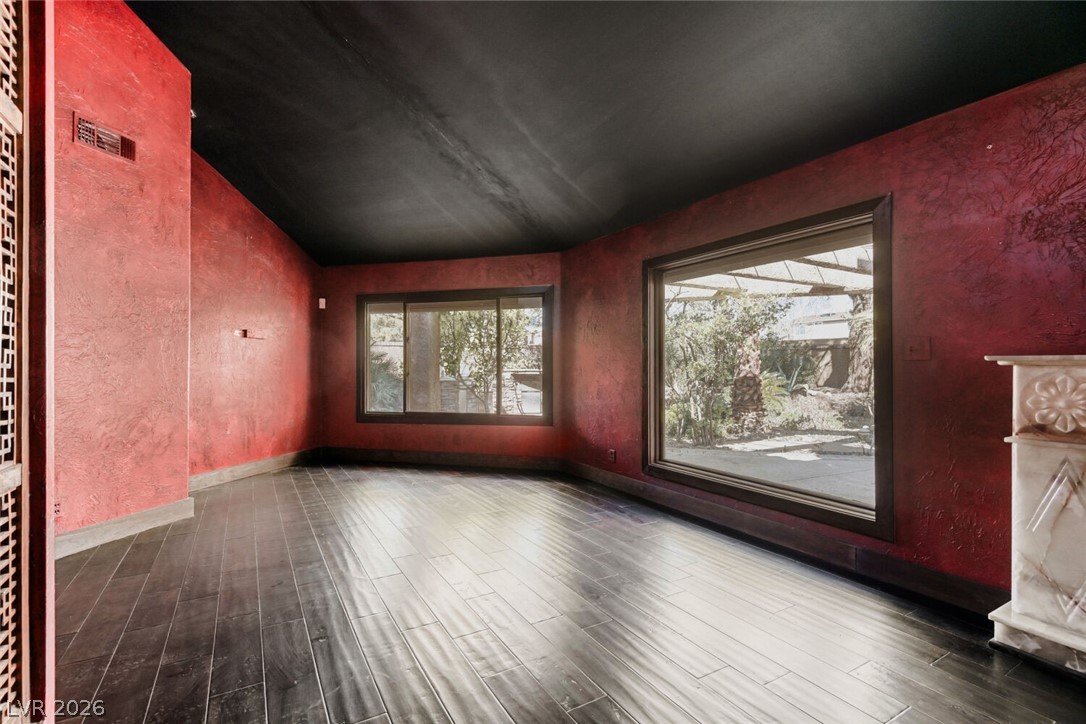Photo 11 of 29, 7296 Mission Hills Drive