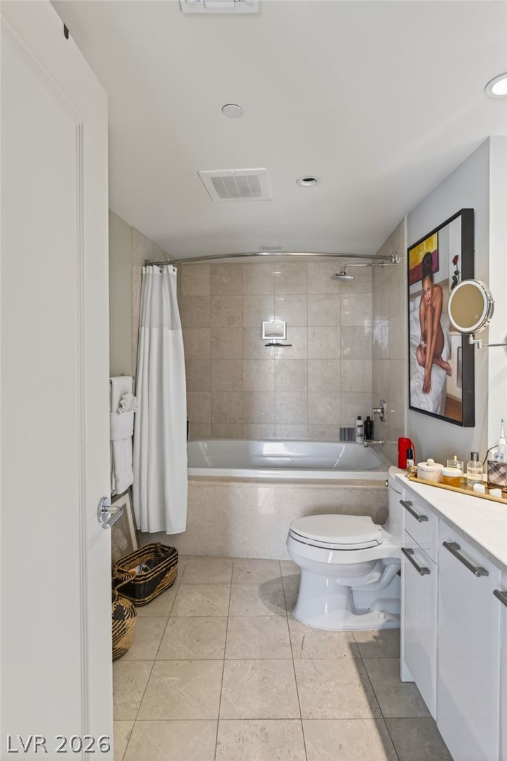 Photo 9 of 11, 322 Karen Avenue #204