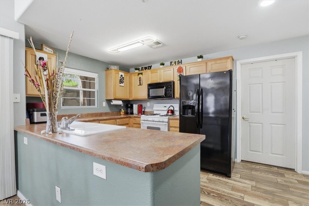 Photo 6 of 38, 3915 Legend Hills Street #101
