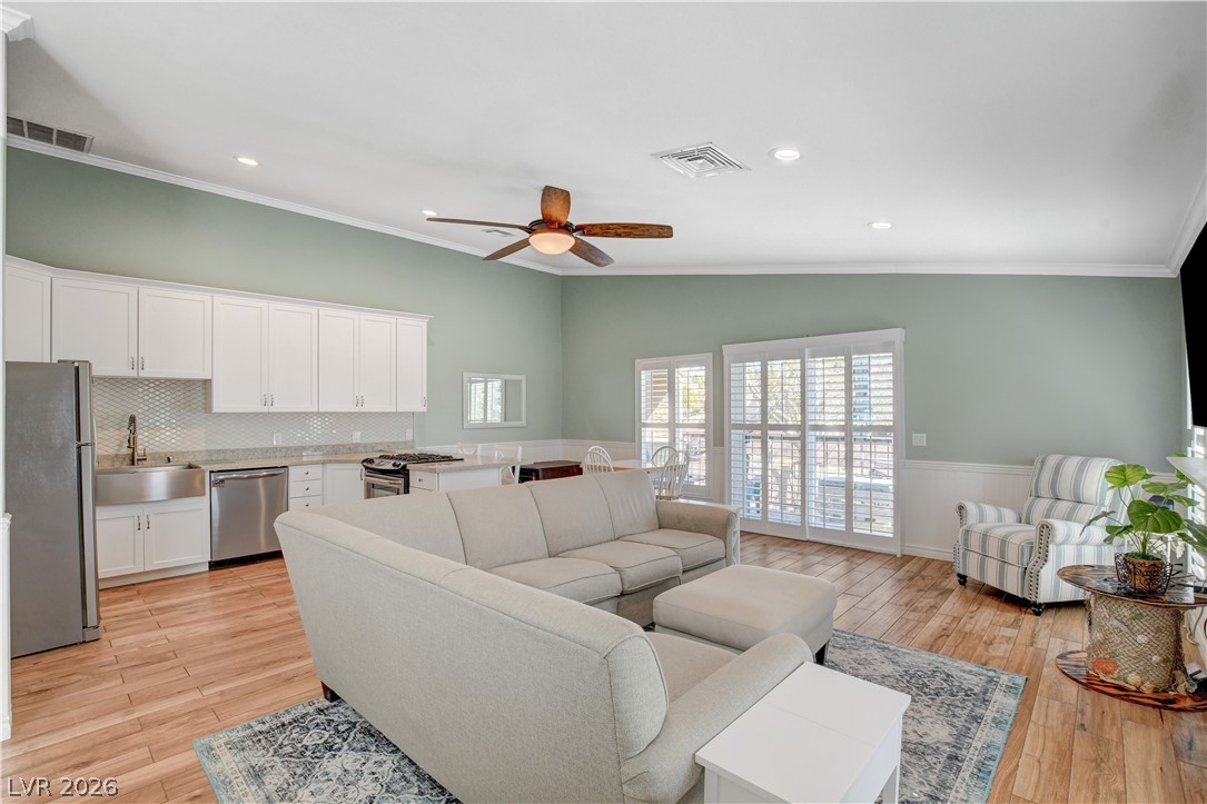 Photo 17 of 47, 1310 Capri Drive #C