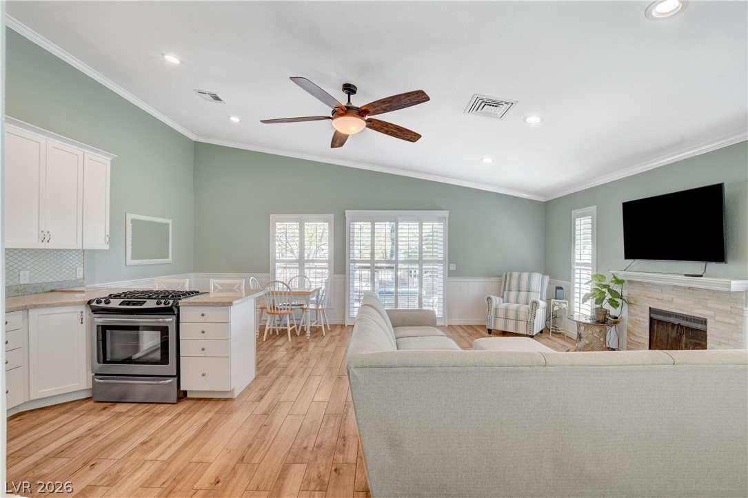 Photo 18 of 47, 1310 Capri Drive #C