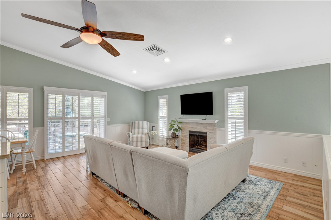 Photo 19 of 47, 1310 Capri Drive #C