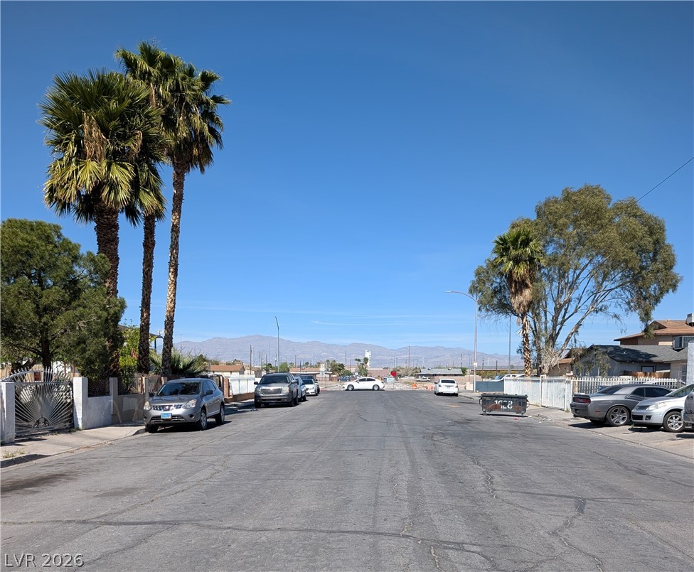 Photo 4 of 1927 Harvard Street