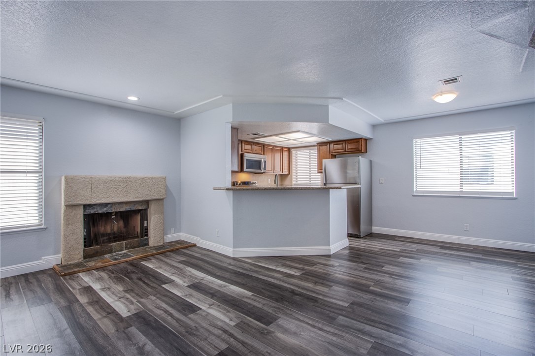 Photo 7 of 13, 2205 Sun Avenue #D