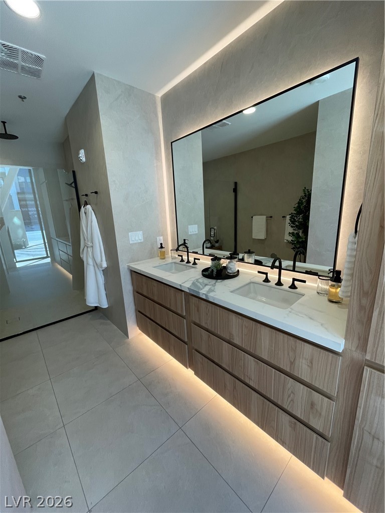 Photo 44 of 61, 700 W Carson Avenue #1806
