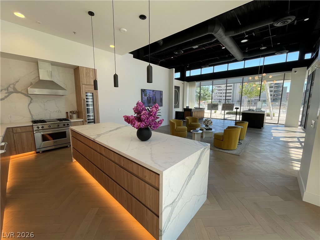 Photo 41 of 61, 700 W Carson Avenue #1806