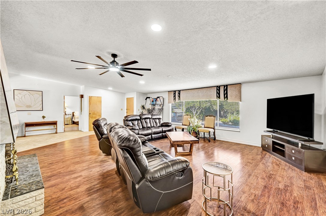 Photo 8 of 47, 5881 S Sandhill Road