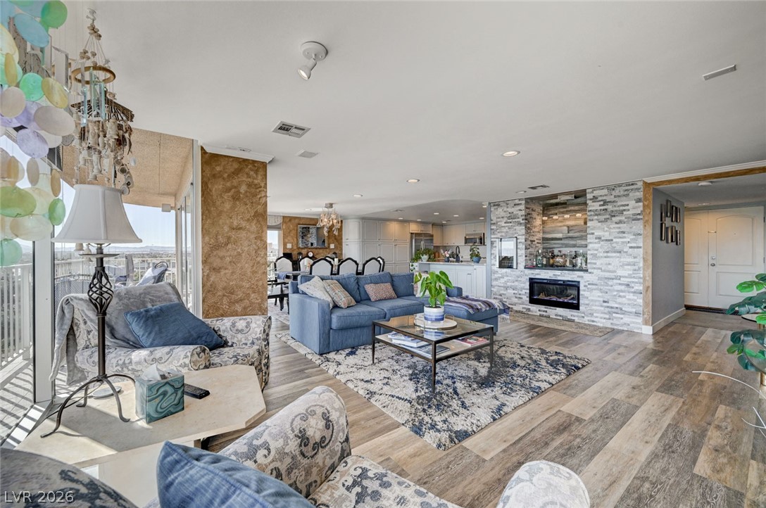 Photo 8 of 65, 3111 Bel Air Drive #10H