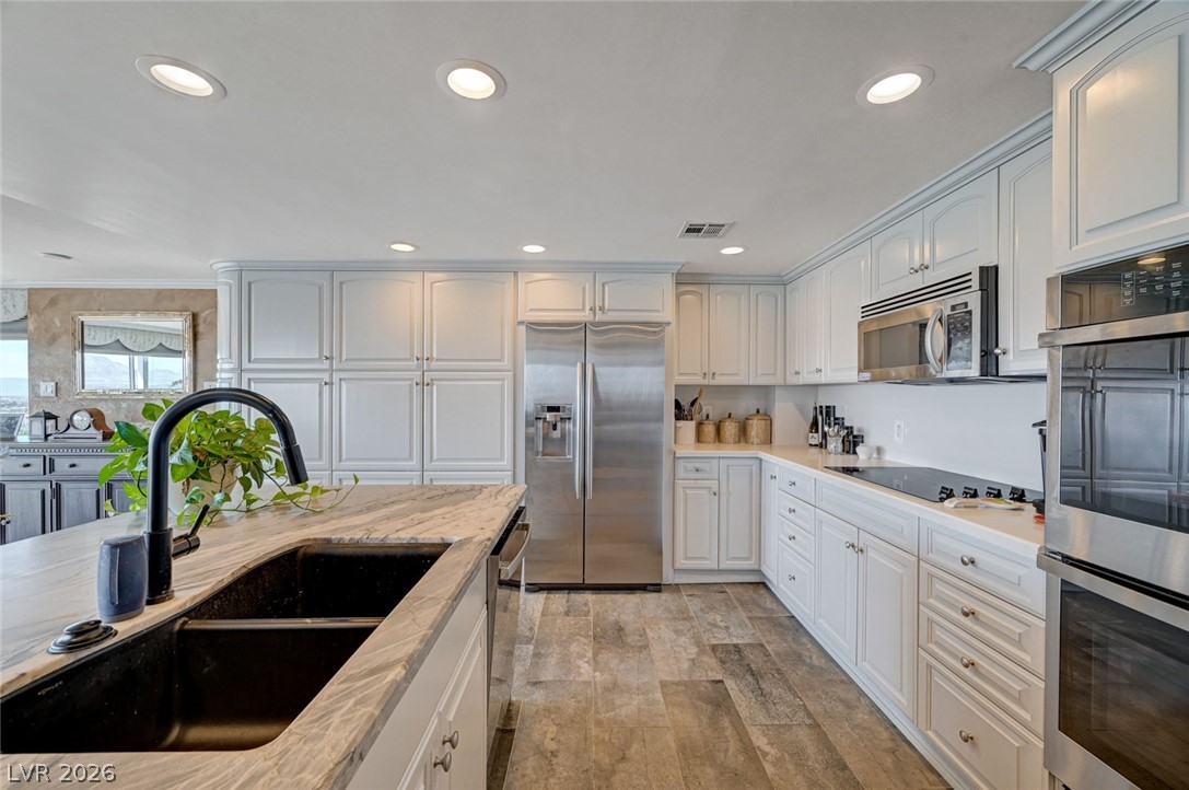 Photo 20 of 65, 3111 Bel Air Drive #10H
