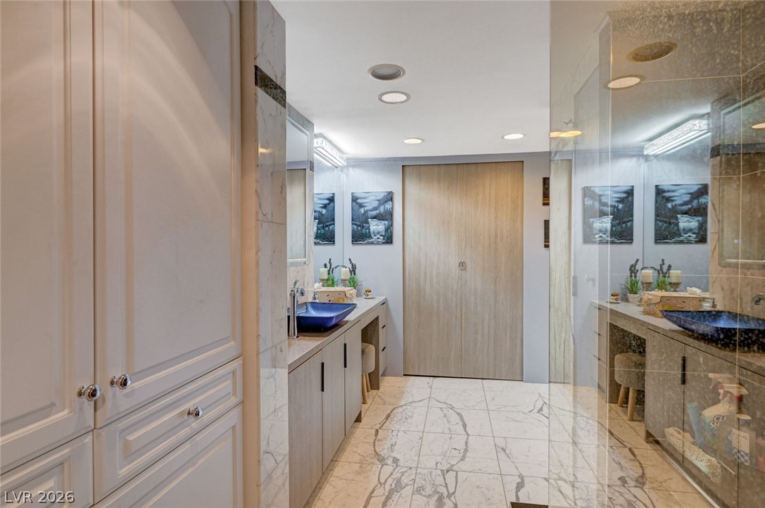Photo 29 of 65, 3111 Bel Air Drive #10H