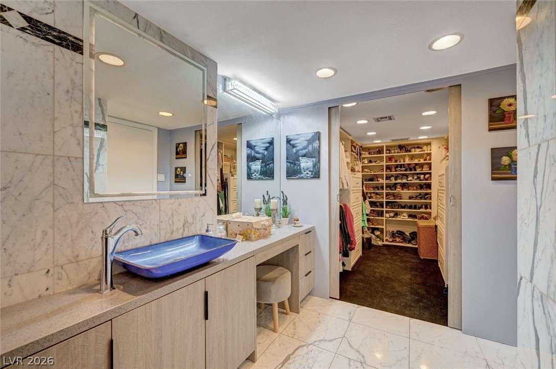 Photo 30 of 65, 3111 Bel Air Drive #10H