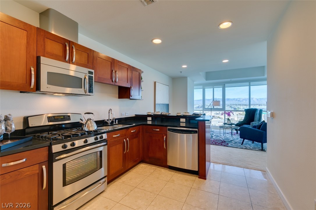 Photo 7 of 34, 4525 Dean Martin Drive #904