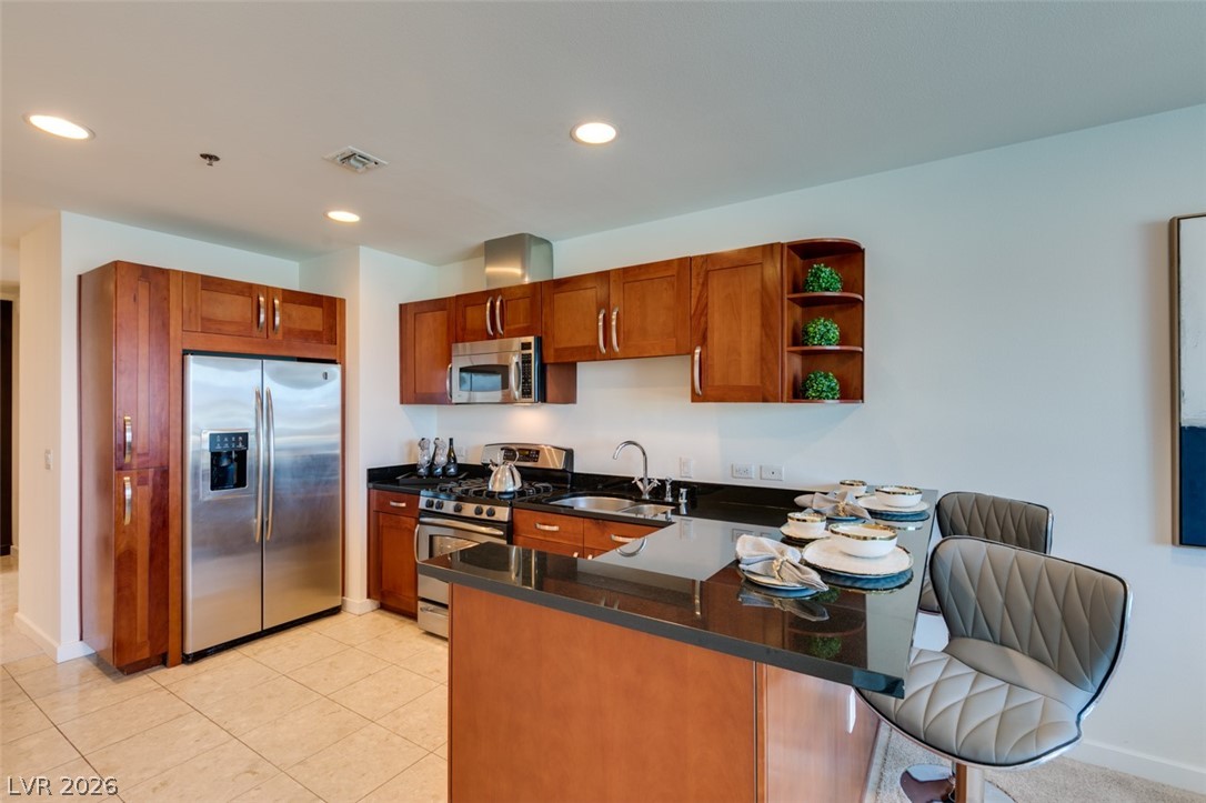 Photo 16 of 34, 4525 Dean Martin Drive #904