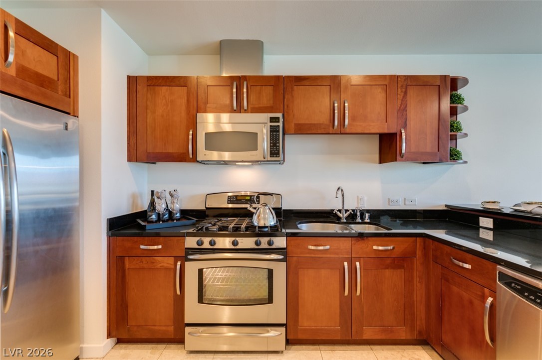 Photo 17 of 34, 4525 Dean Martin Drive #904