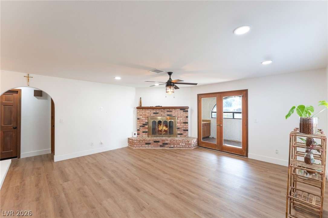Photo 6 of 27, 1404 Santa Margarita Street #D