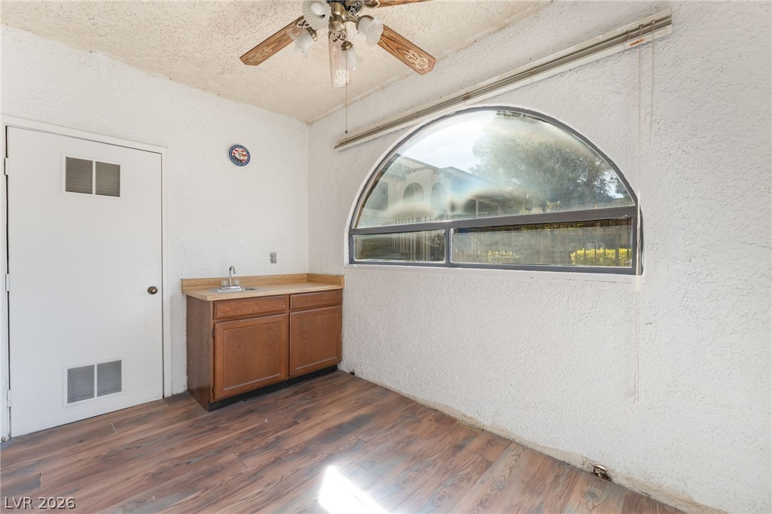 Photo 9 of 27, 1404 Santa Margarita Street #D