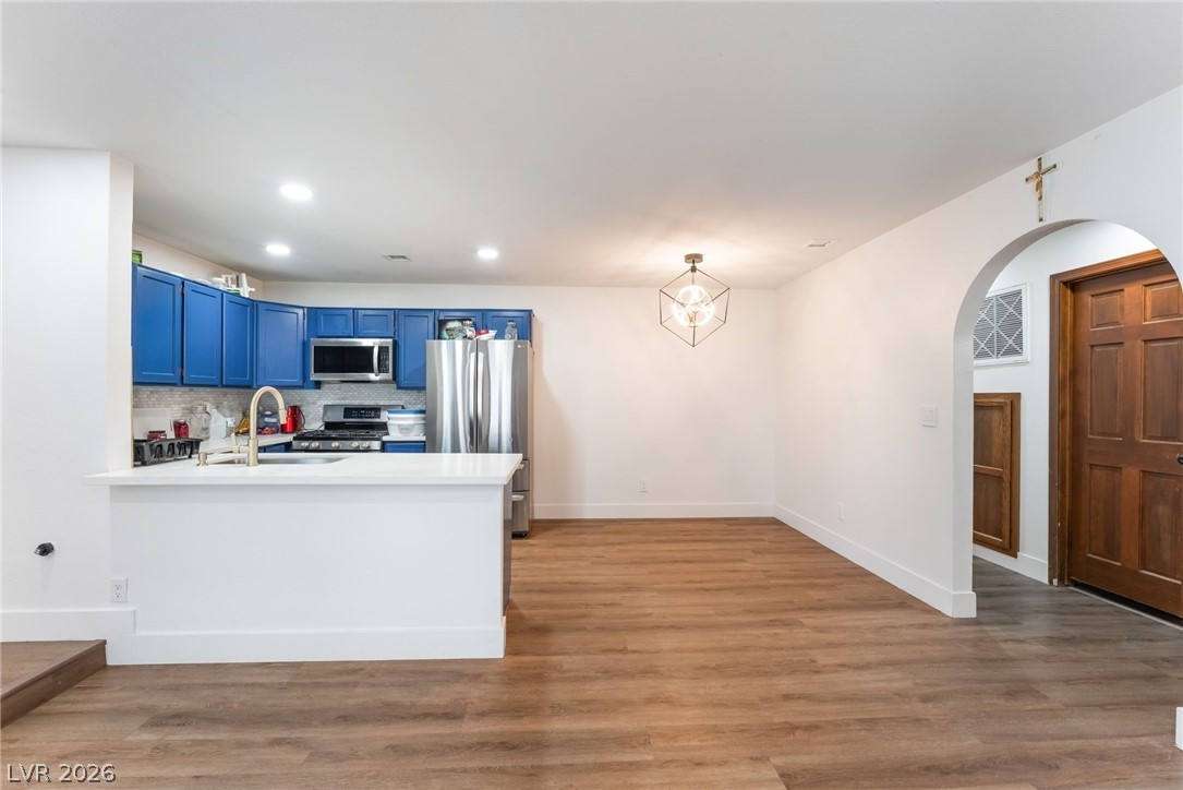 Photo 11 of 27, 1404 Santa Margarita Street #D