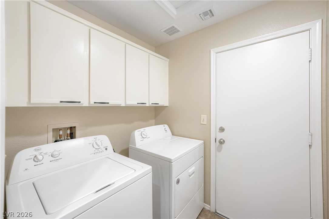 Photo 15 of 34, 2552 Highvale Drive