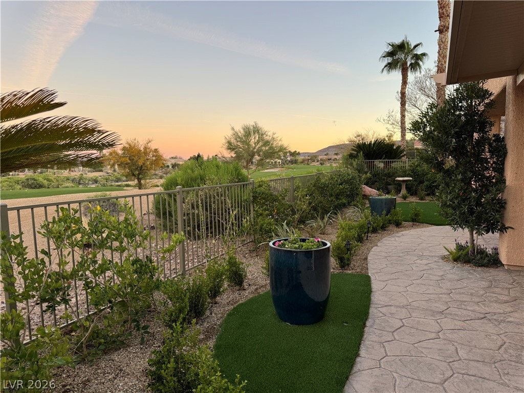 Photo 2 of 4740 Riva De Romanza Street