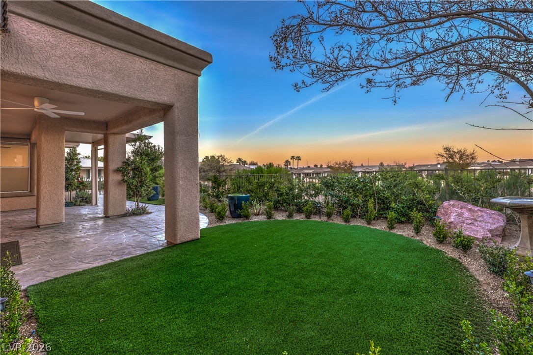 Photo 5 of 4740 Riva De Romanza Street