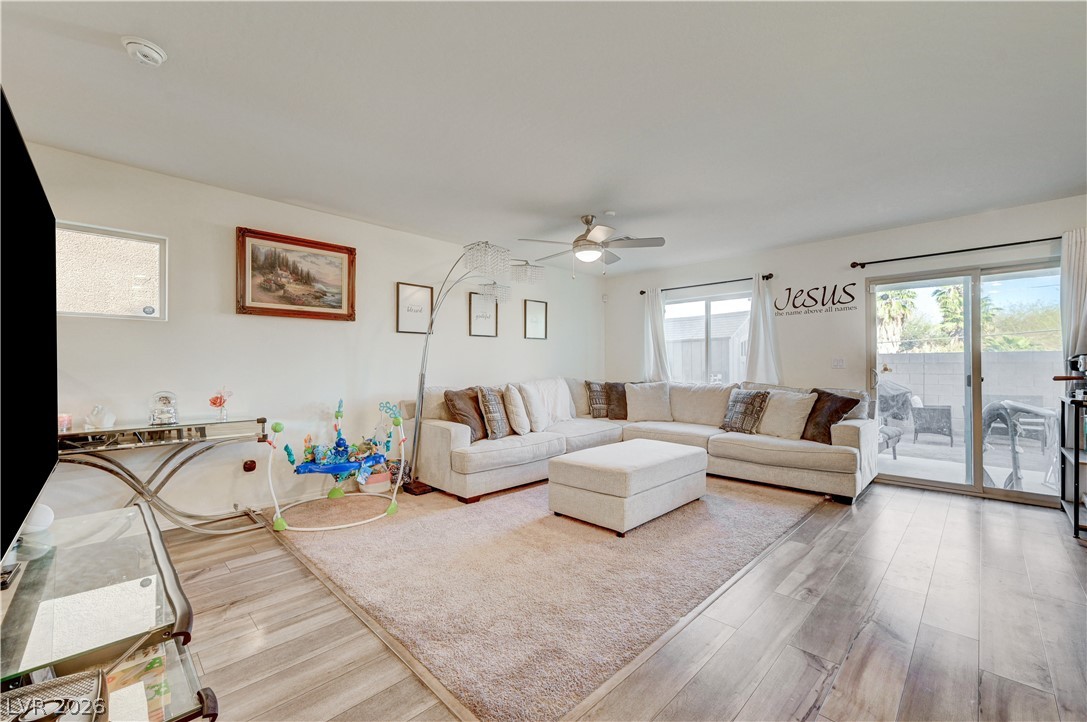 Photo 7 of 40, 2238 Cosgrove Street