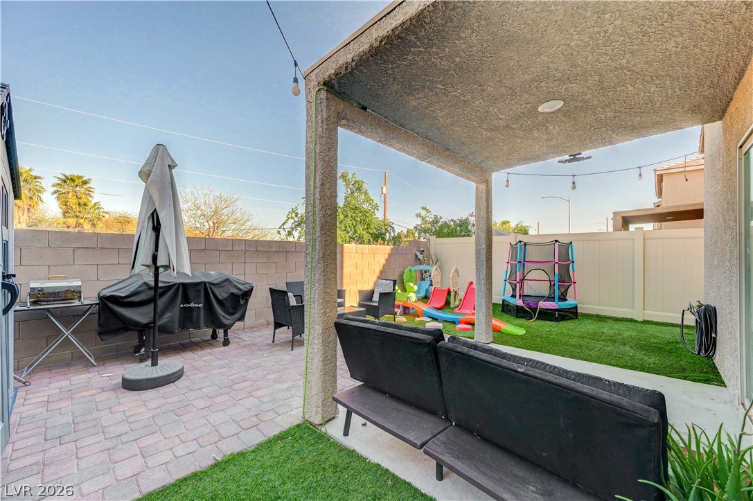 Photo 37 of 40, 2238 Cosgrove Street
