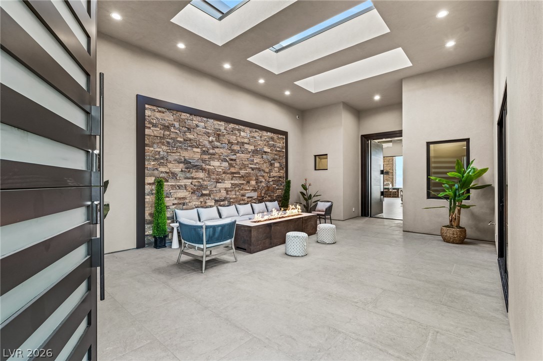 Photo 7 of 44, 9 Stonecutter Court