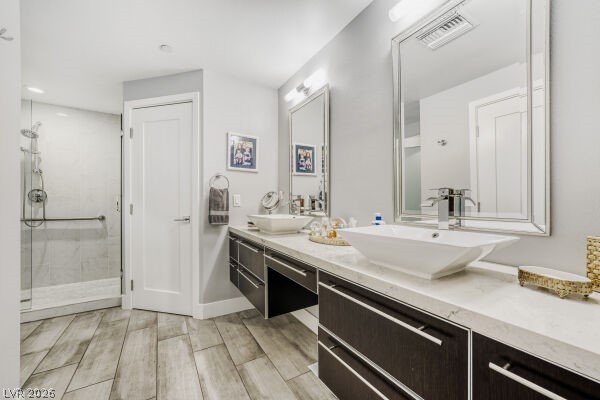 Photo 13 of 41, 8925 W Flamingo Road #207