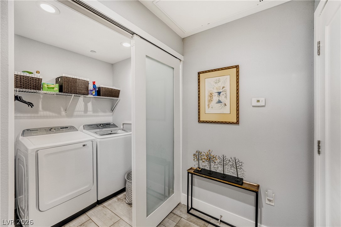 Photo 22 of 41, 8925 W Flamingo Road #207
