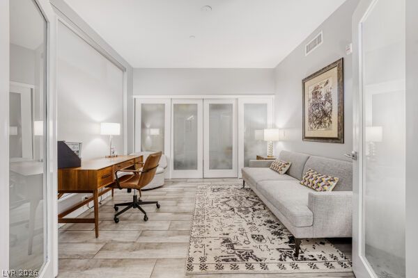 Photo 10 of 41, 8925 W Flamingo Road #207