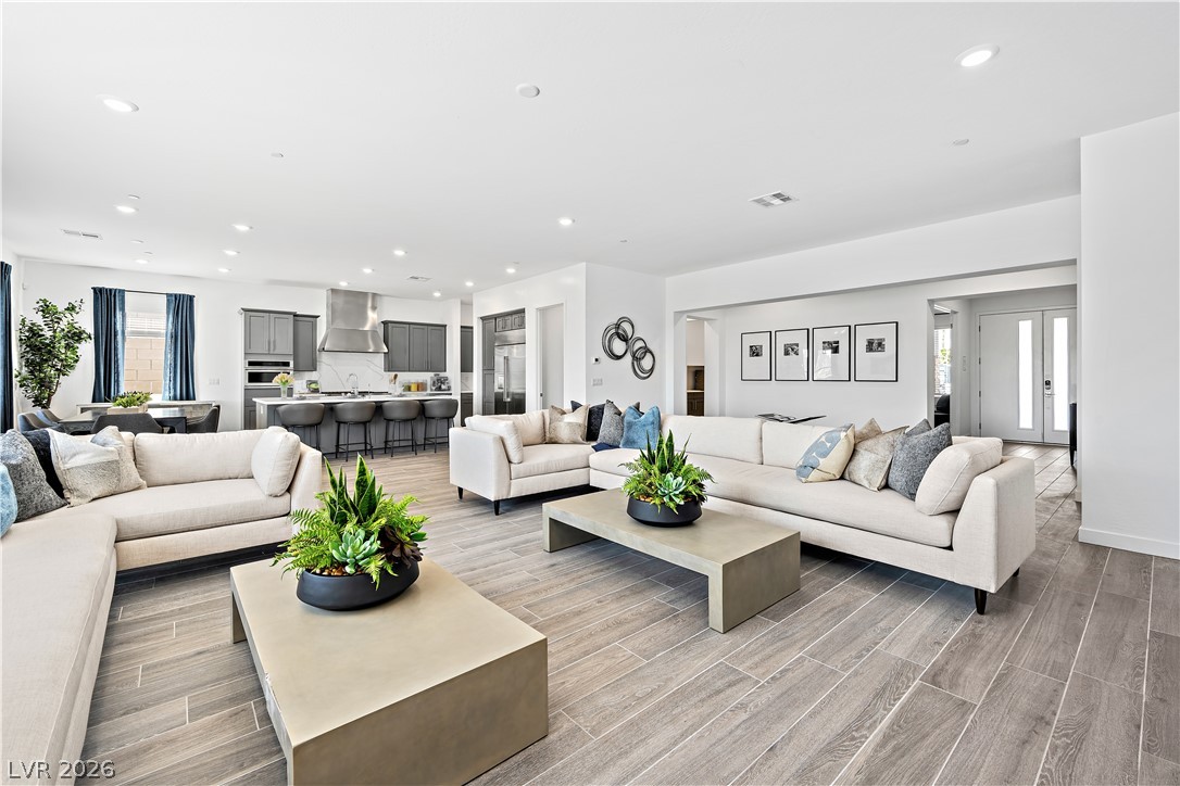 Photo 3 of 234 Bellevue Grove Avenue