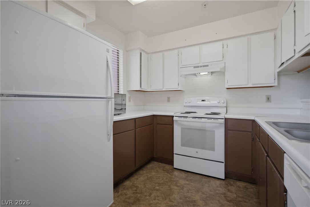 Photo 6 of 15, 2072 Mesquite Lane #201