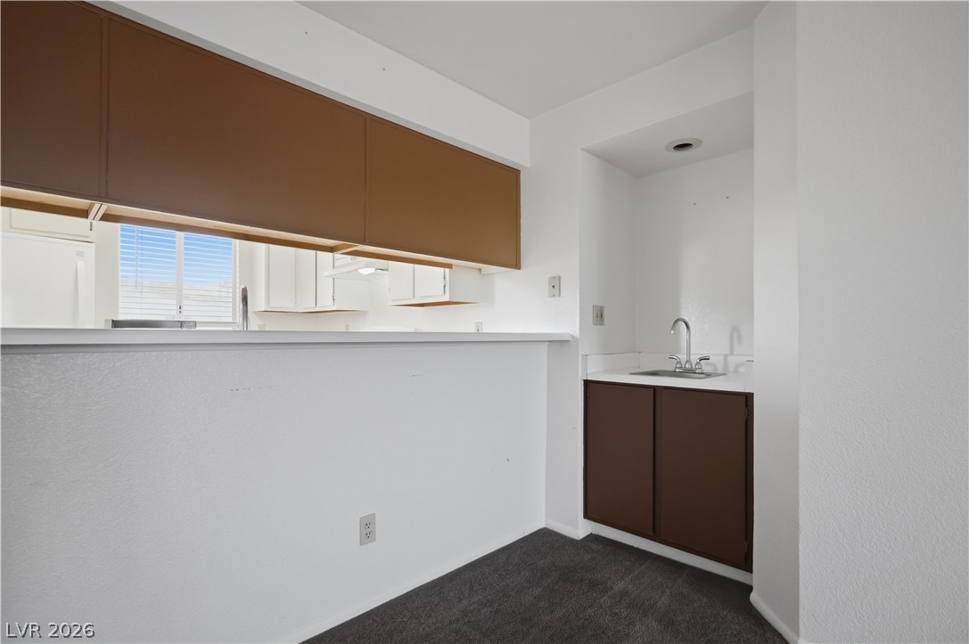 Photo 7 of 15, 2072 Mesquite Lane #201