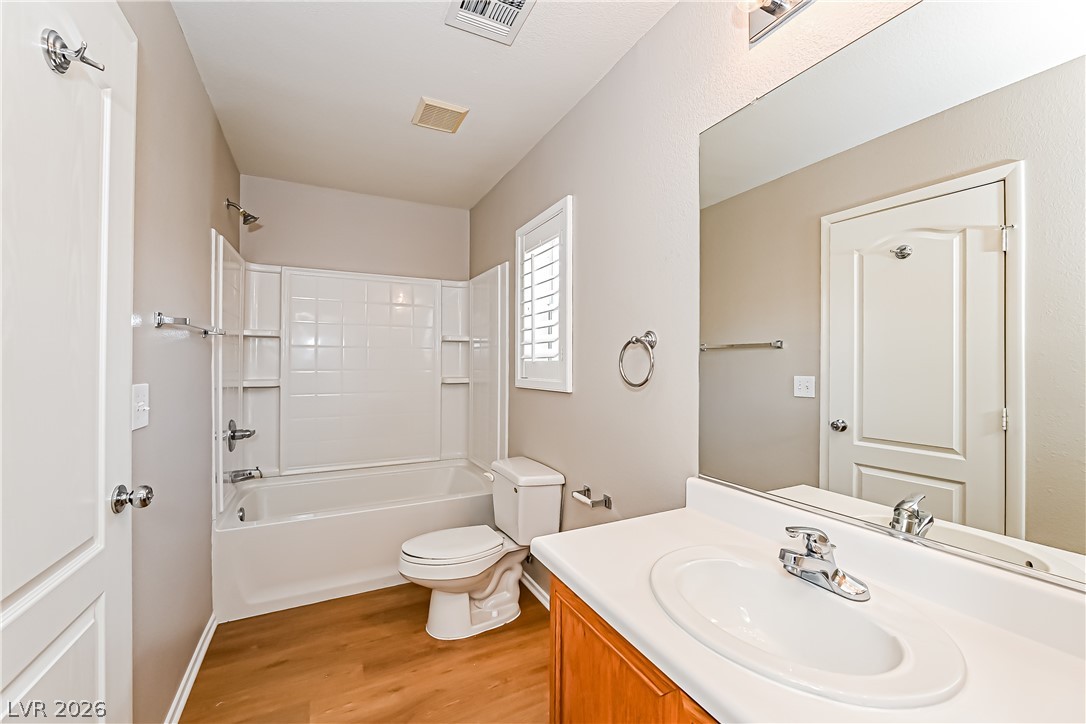 Photo 6 of 15, 691 Magrath Street