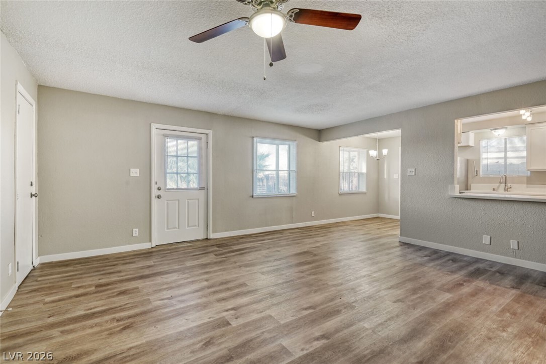 Photo 4 of 5808 S Lydia Drive