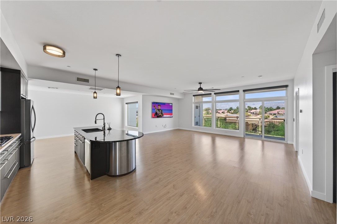 Photo 5 of 8925 W Flamingo Road #307