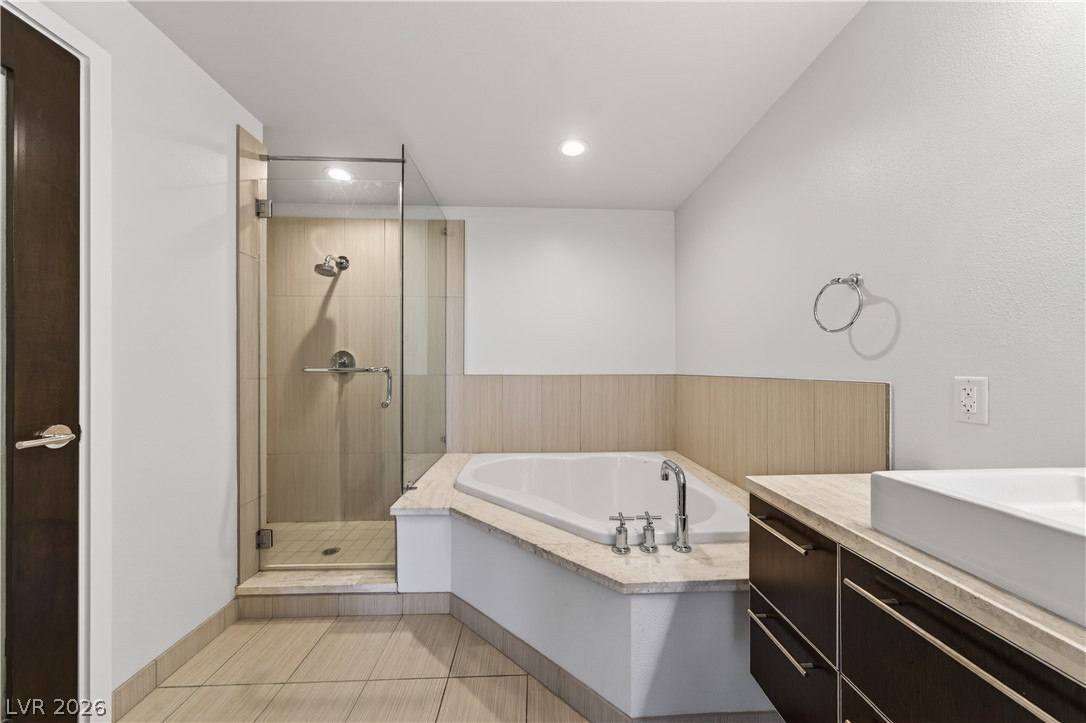 Photo 30 of 59, 8925 W Flamingo Road #307