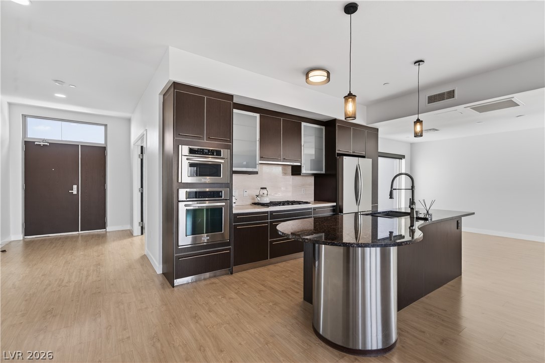 Photo 16 of 59, 8925 W Flamingo Road #307