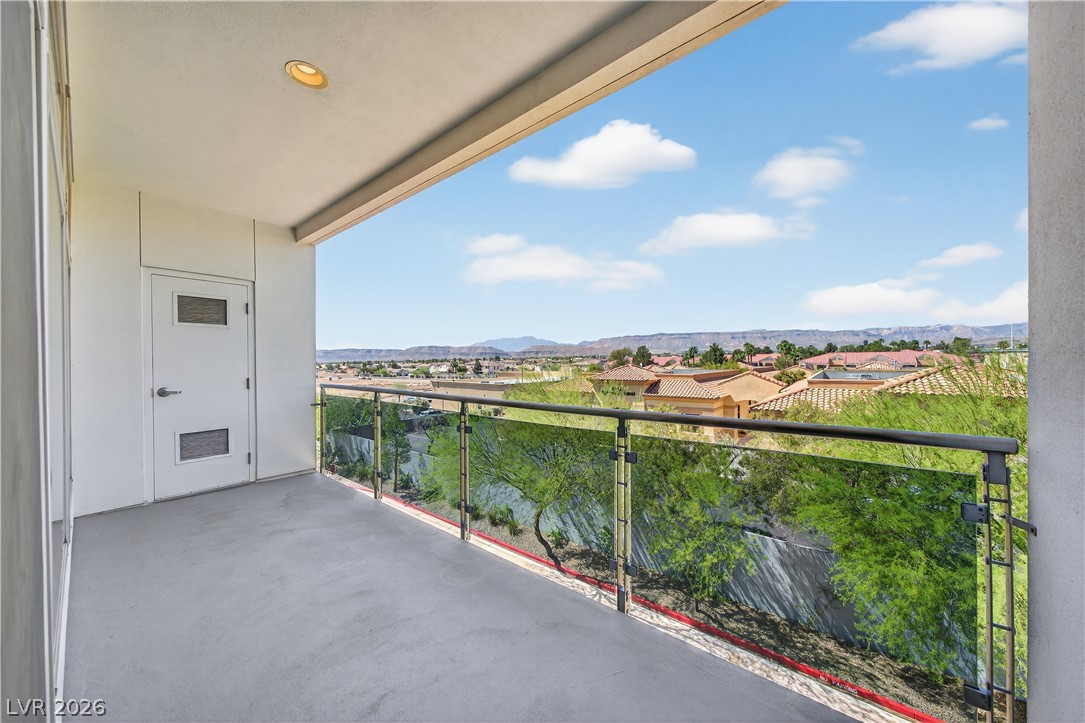 Photo 24 of 59, 8925 W Flamingo Road #307
