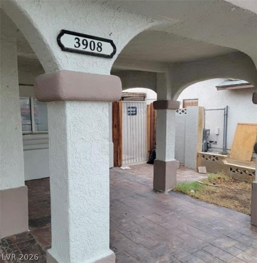 Photo 4 of 3908 Montebello Avenue