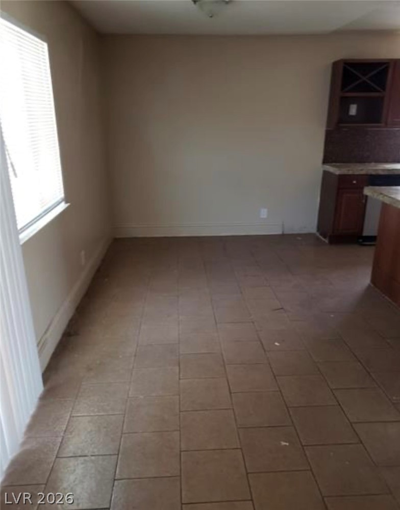 Photo 6 of 27, 3908 Montebello Avenue