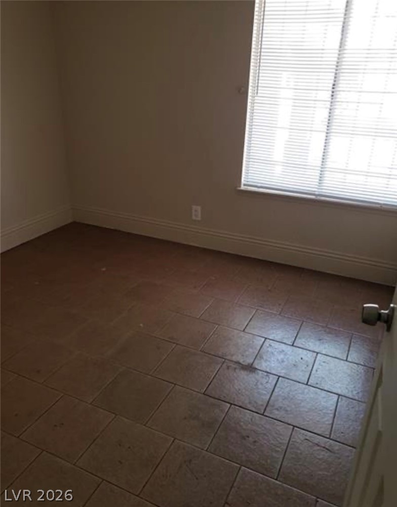 Photo 10 of 27, 3908 Montebello Avenue